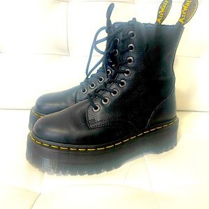 Jadon III Platform Dr Martens